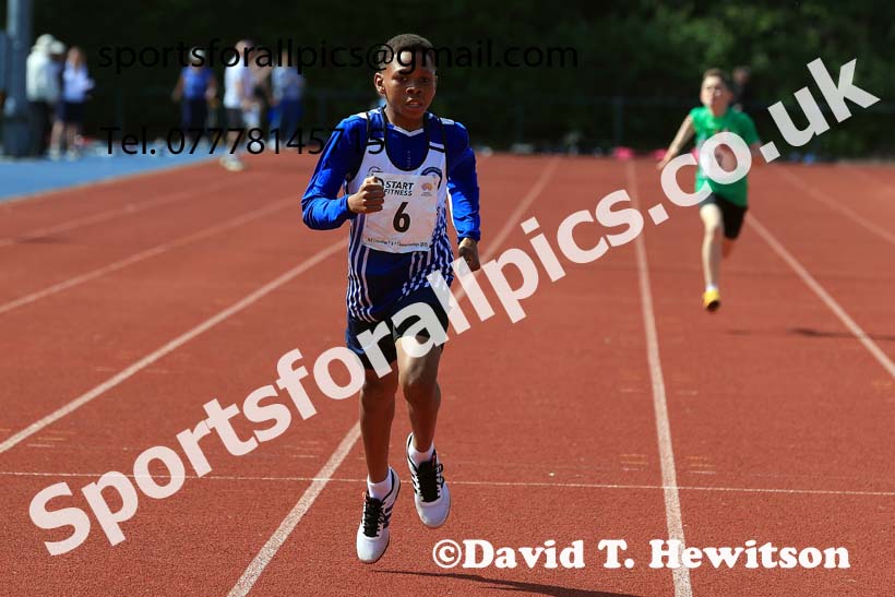 Boys under-13s 200 metres, 2025 North Eastern Track and Field Champs., Shildon, County Durham. Photo: David T. Hewitson/Sports for All Pics